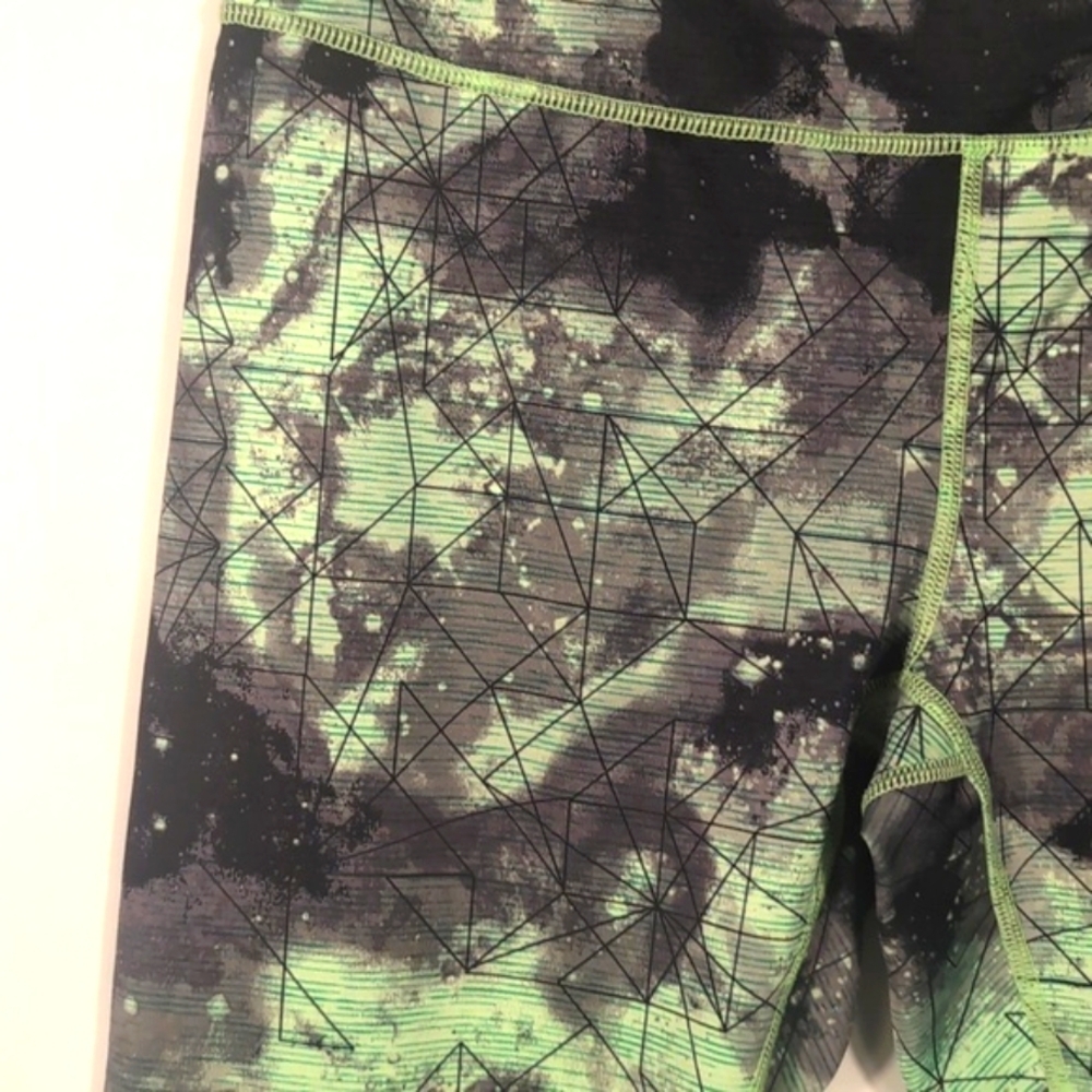 Active Leggings Green and Black Neon Size Medium - Picture 3 of 12